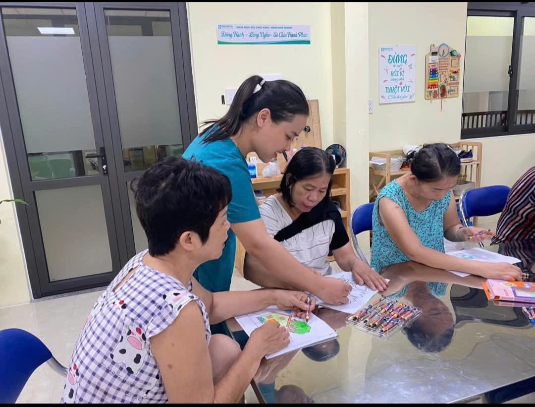 TAKE CARE FOR ELDERLY IN DANANG